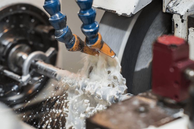 研削加工中の砥石